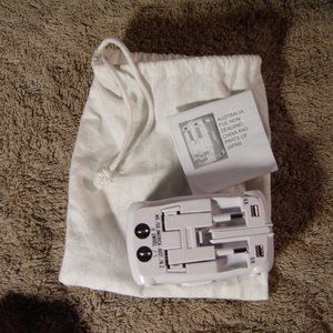 Travel Smart All-In-One Adapter with Built-In Surge Protector TS/TSM-237 AP